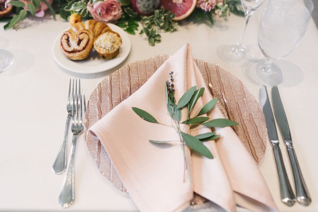 hotel table set