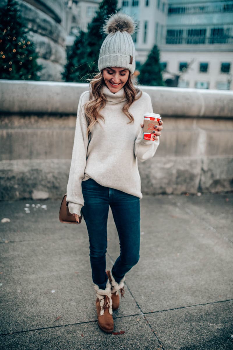 Evereve - Free People Tunic in Taupe, Sorel sherpa boots and Hudson high waist jeans| Casual Winter Looks featured by top Indianapolis fashion blogger, Karina Style Diaries