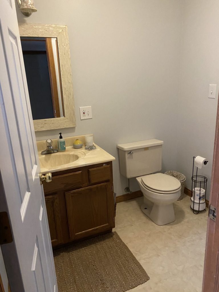 bathroom makeover before