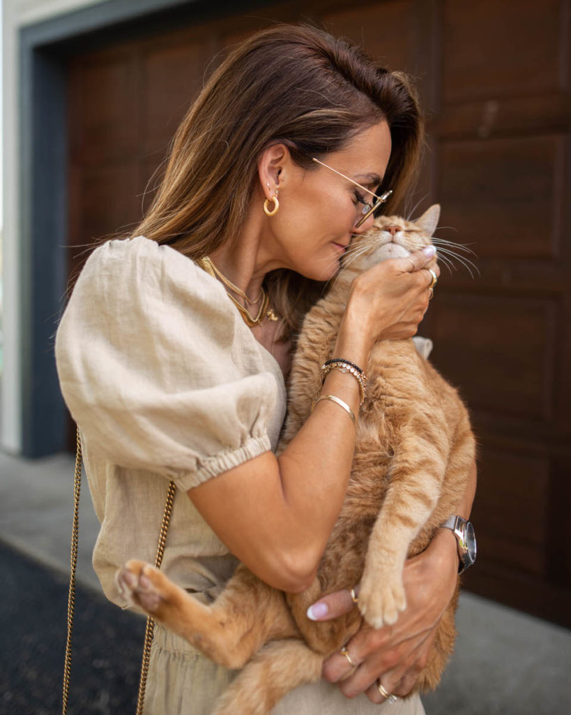 Amazon Linen set + jean jean tabby orange cat