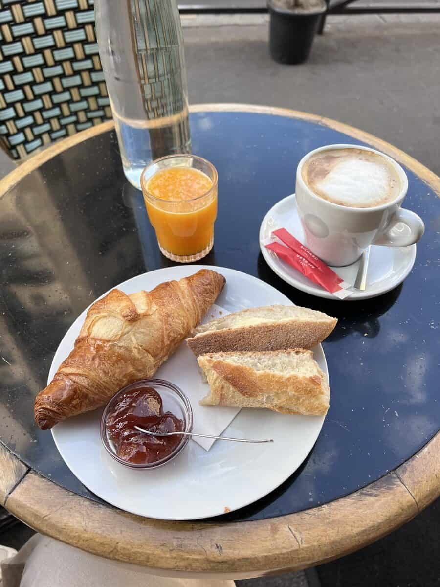 Petit dejeuner Paris