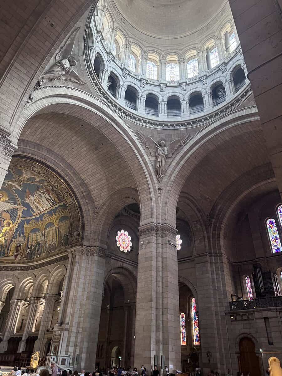 sacré-cœur inside 