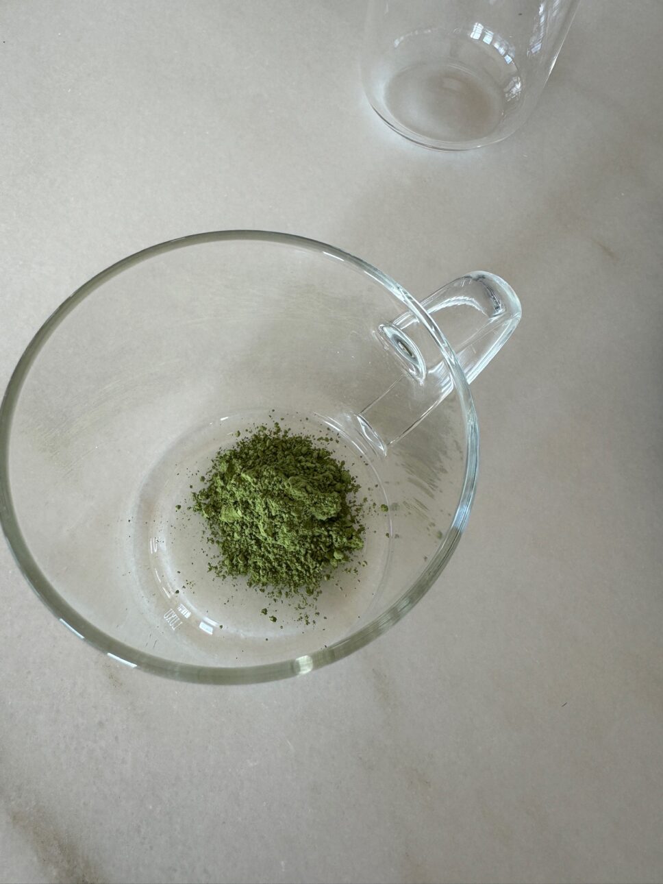 pique matcha in a mug