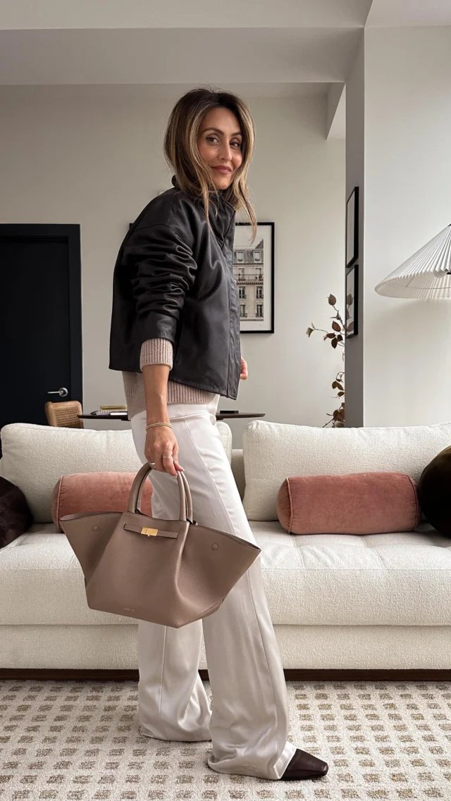 Day 3 of 7 Pinterest Inspired outfits - transitioning weather edition 🫶🏽 satin pants and cashmere sweater! 

Comment PINTEREST and I’ll send you a DM with all of the links to shop 💫 you can always check my stories for direct links, highlights or shop via link in my bio! 

Satin pants, quince cashmere sweater, high collar leather jacket, tall riding boots, demellier midi New York medium bag, early fall outfit 

Link to shop : https://liketk.it/5lYXy 

Terceiro dia de looks inspirados pelo Pinterest!